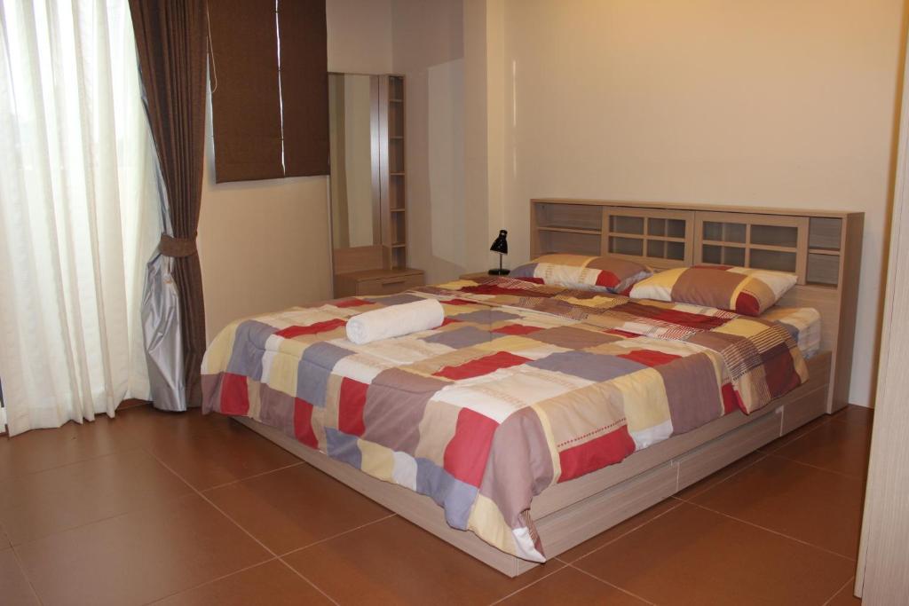 Samal Guesthouse Патая Стая снимка