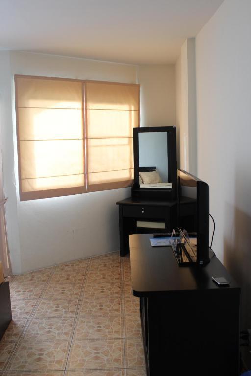 Samal Guesthouse Патая Стая снимка