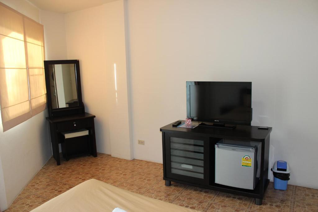 Samal Guesthouse Патая Стая снимка